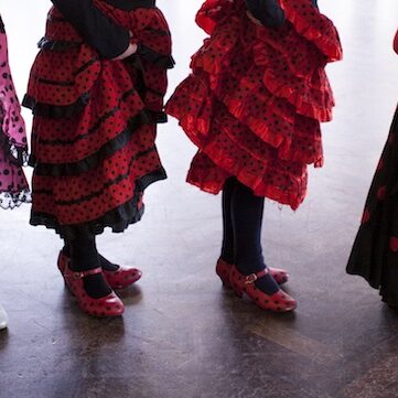 kids-flamenco-pose